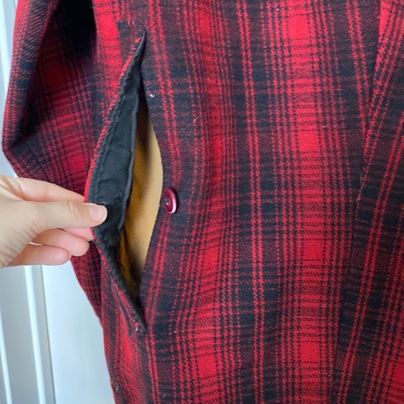 Vintage Woolrich Coat Men 42 Red Black Buffalo Plaid Mackinaw 70s Wool Hunting - Picture 11 of 16